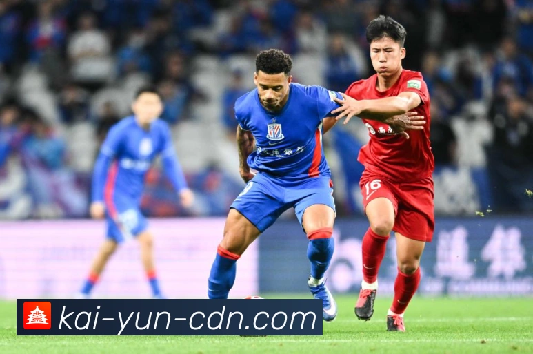 以萨福诺夫直言侵略与动脑门将定位朗斯之战已无容错空间压力拉满